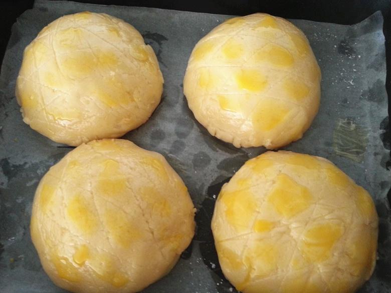 菠萝包（附10分钟手套膜和快速软面包做法）的做法 步骤15
