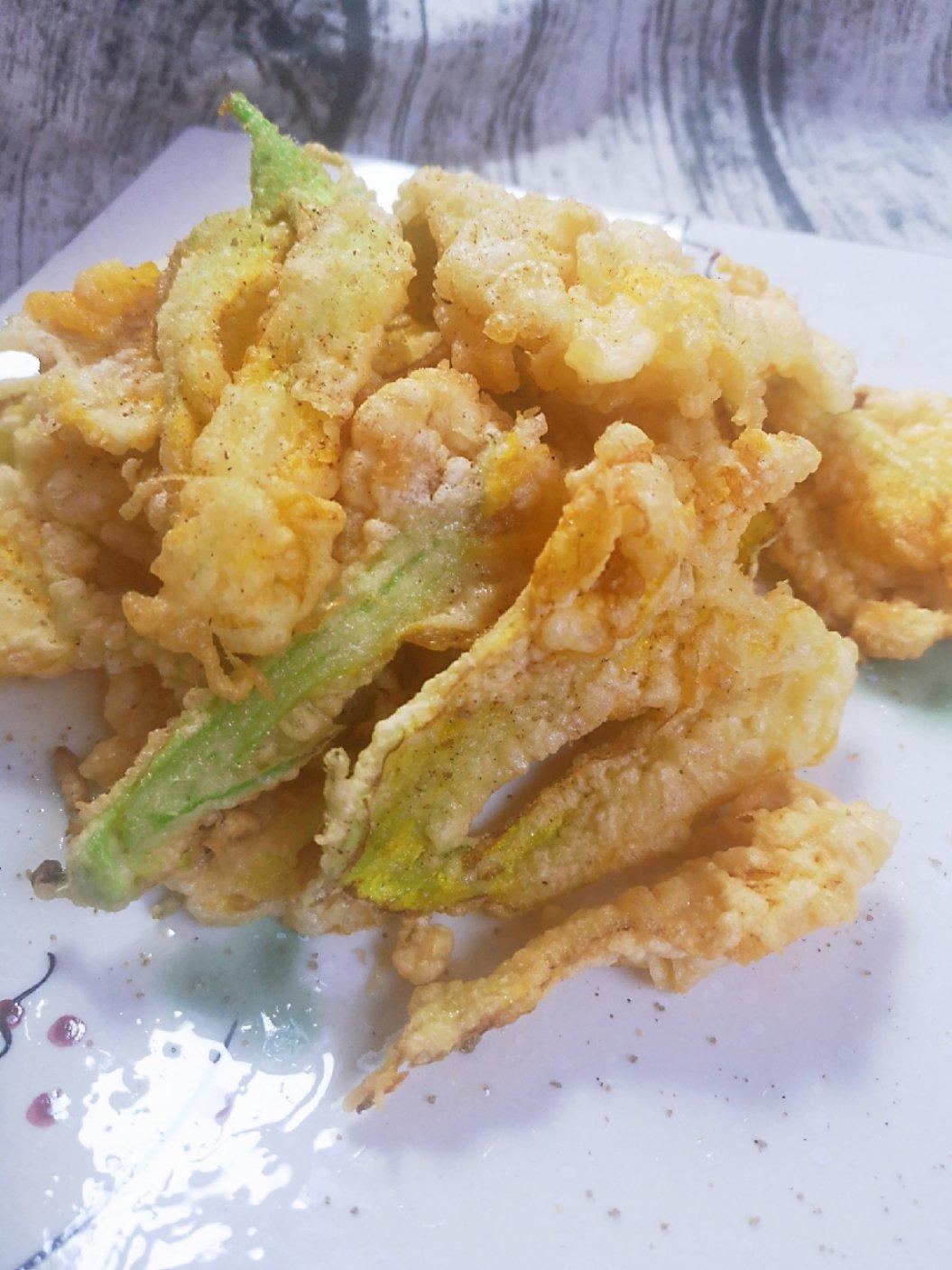 油炸南瓜花（复制舌尖美味）