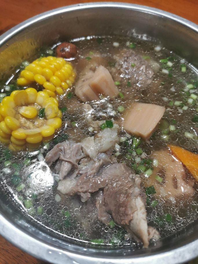 炖大骨头汤