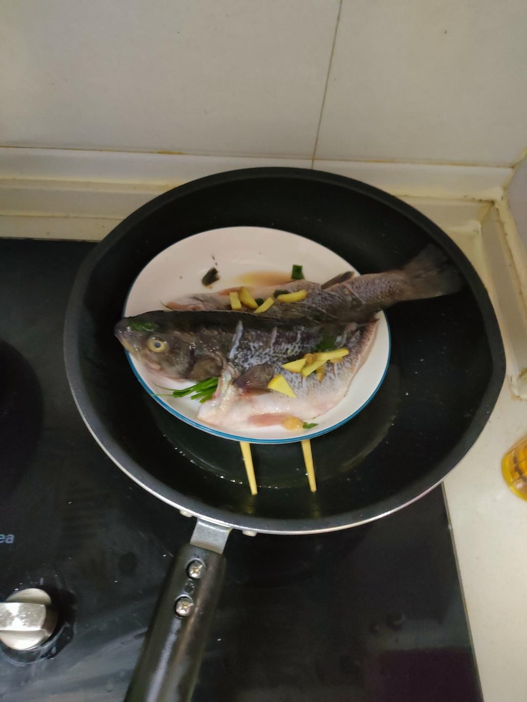 10分钟做 清蒸鲈鱼 （附切鱼图解）