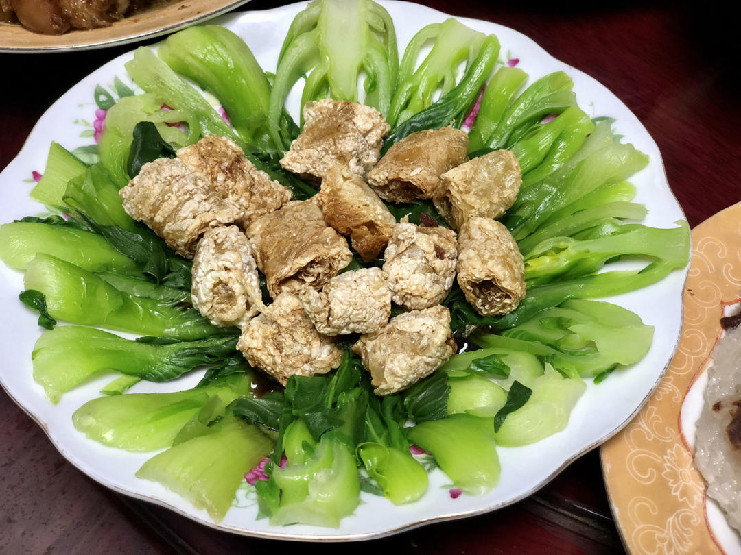 年夜饭系列菜：炸响铃与青菜炒皮卷（六）