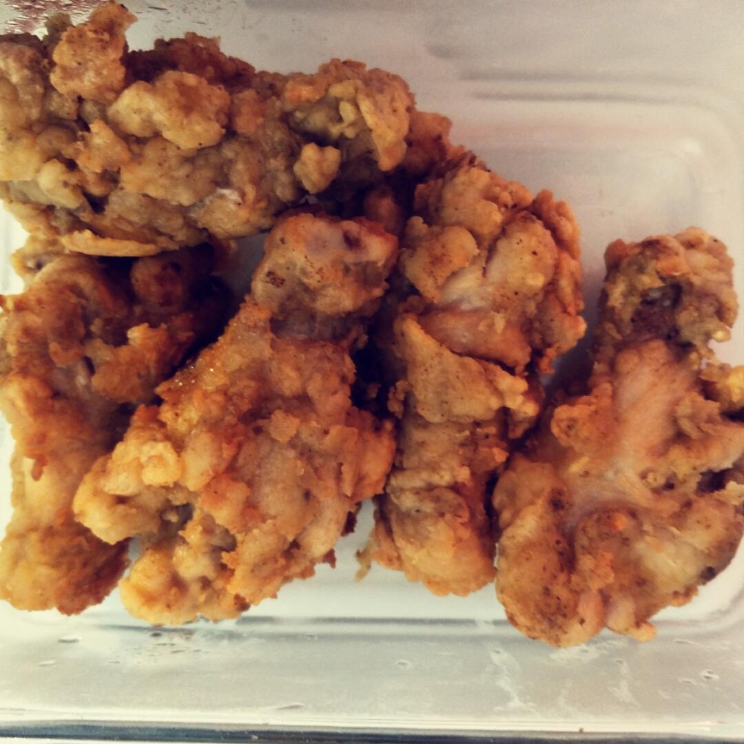 啃得鸡翅根