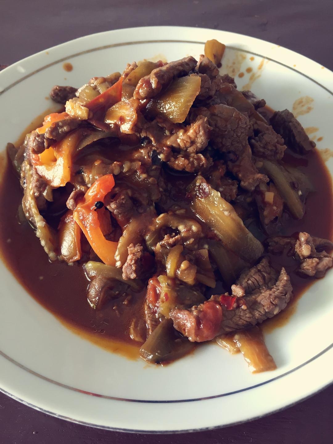 茄子西红柿老干妈炒牛肉