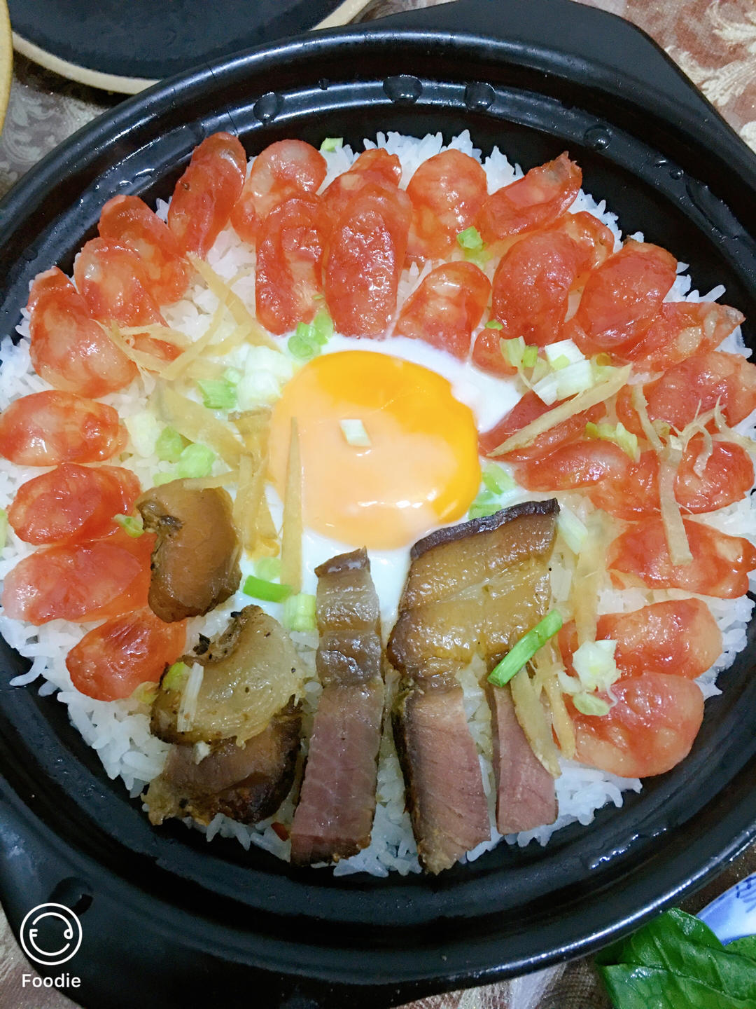 保姆级的「腊味煲仔饭2.0」加强版来了，地道老广味～