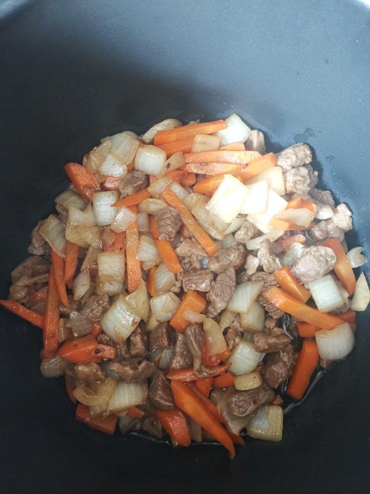 新疆人的家常手抓饭（电饭锅版适合娃吃）