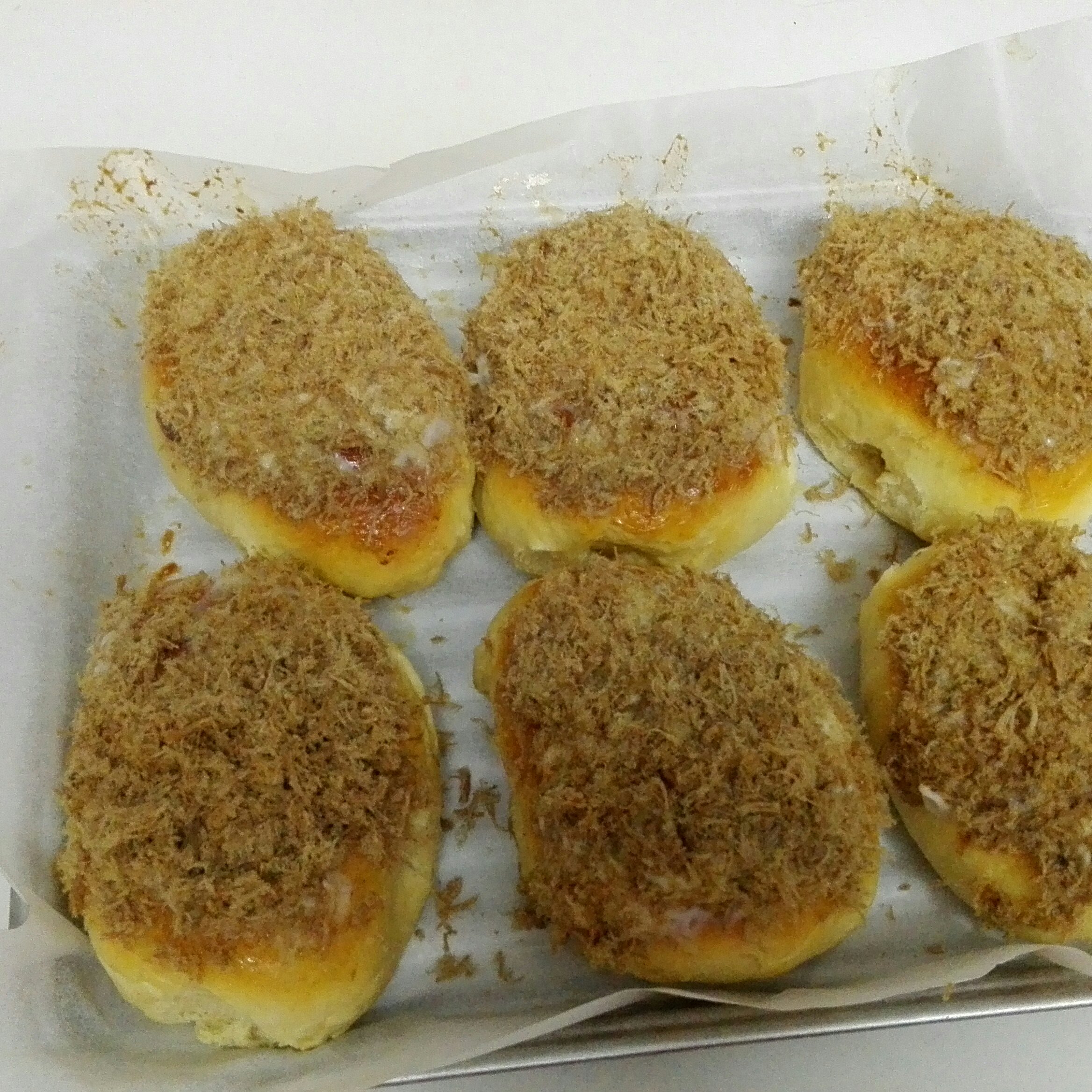 里松外松肉松面包