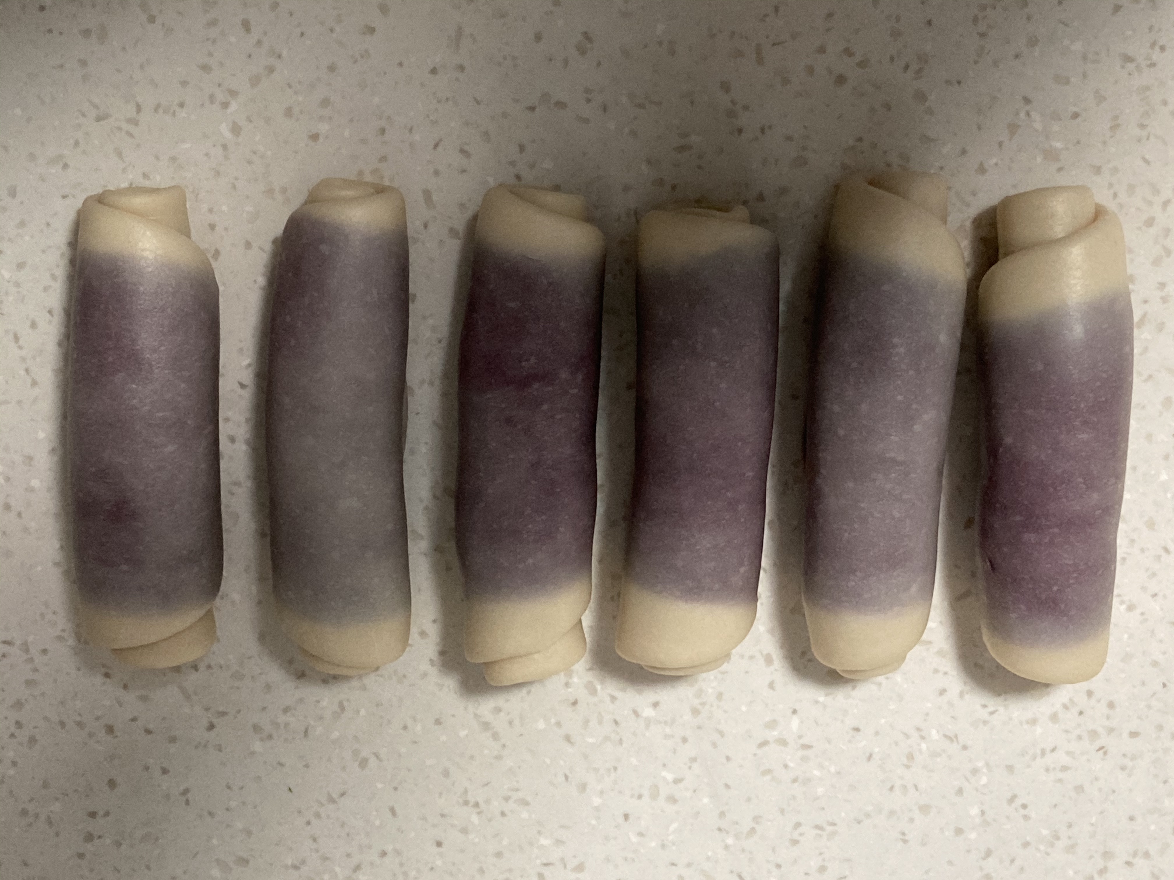 酥到掉渣的紫薯芋泥蛋黄酥的做法 步骤12
