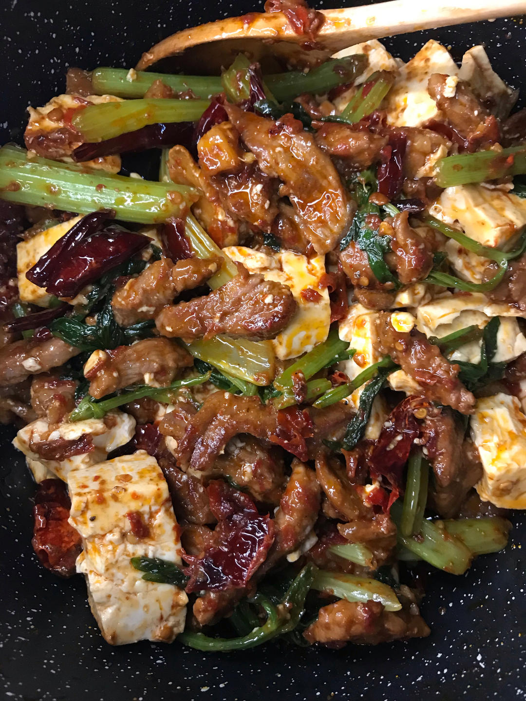 虾酸牛肉火锅