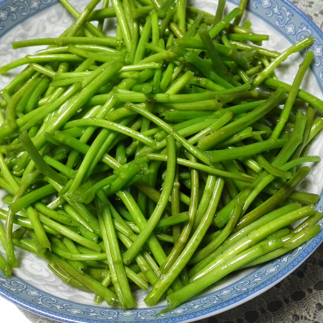 difenbaker做的清炒芦蒿