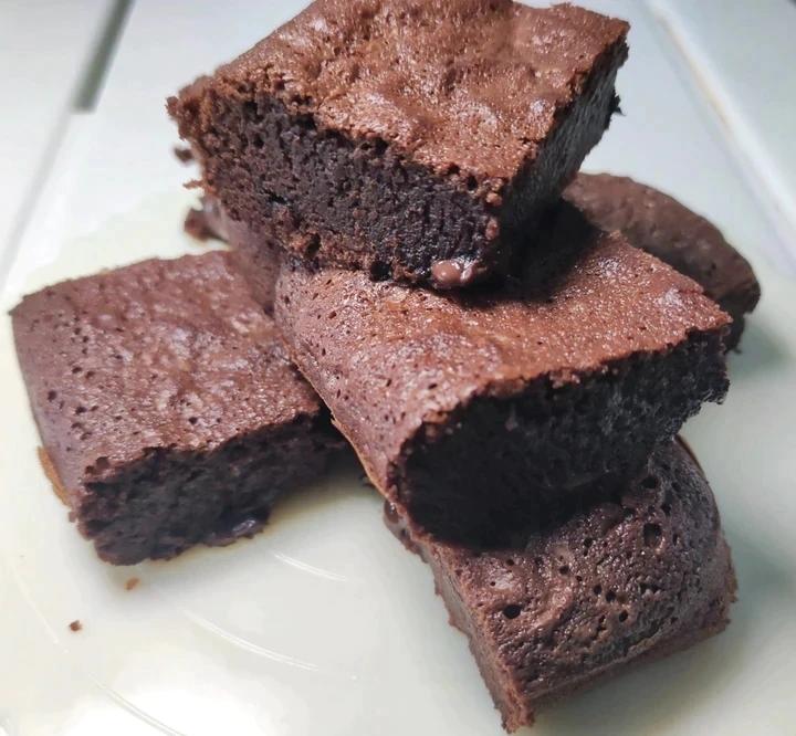 美国名店最受欢迎的酥皮软心布朗尼配方：软糖口感，酥皮脆壳Fudgy Brownies