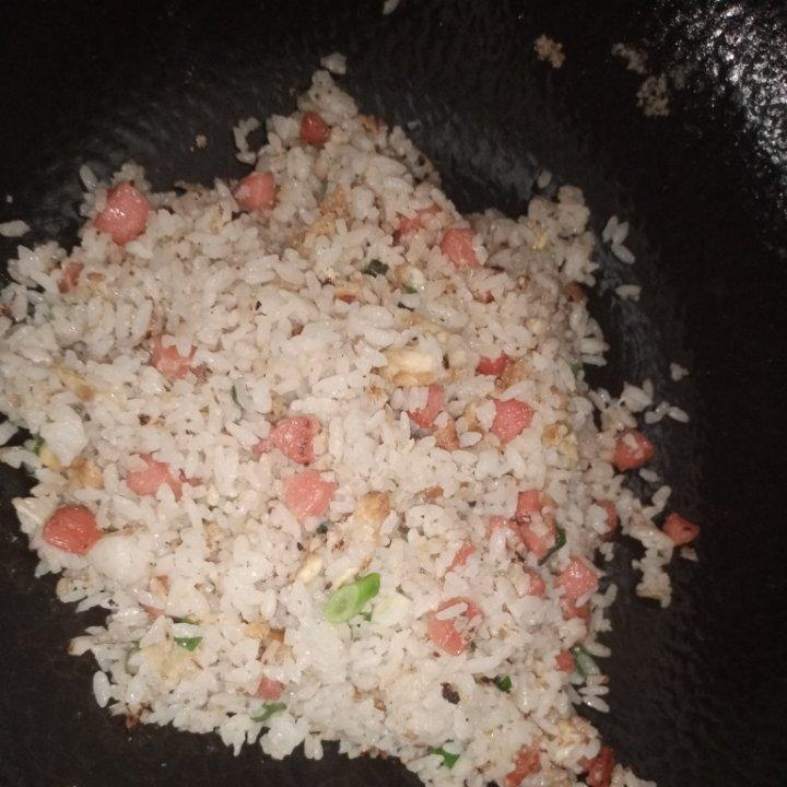 黄金火腿肠蛋炒饭