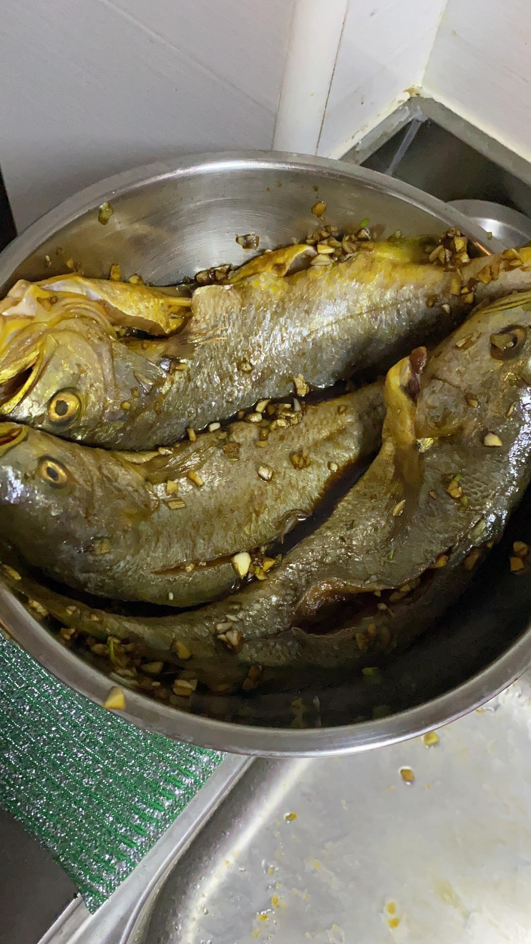 红烧黄鱼—鱼皮不破的小窍门