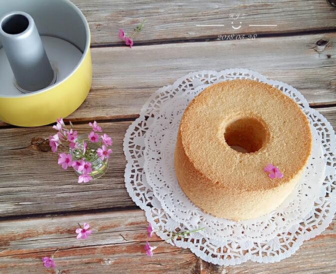 淡淡清香——小米戚风(6寸烟囱模)的做法