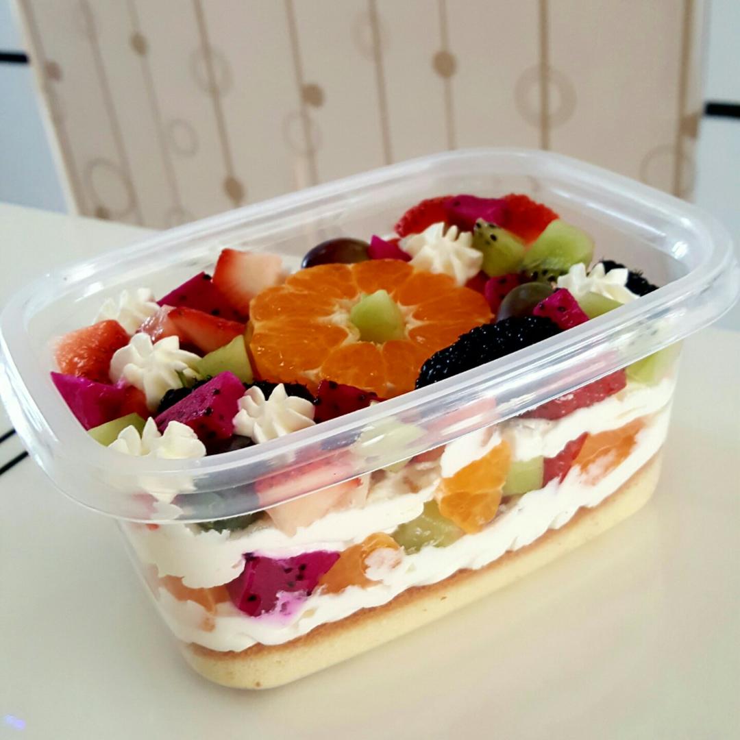 丽质聪颖做的简单快手的便当饭盒水果盒子蛋糕