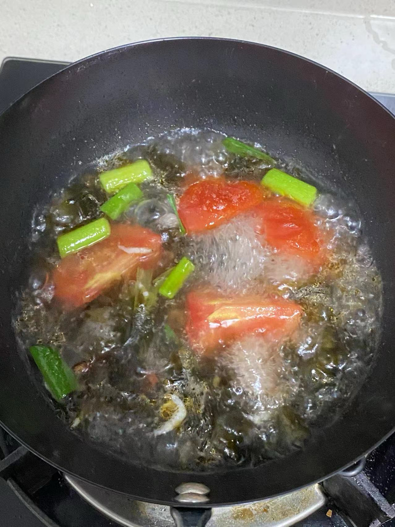 西红柿紫菜汤的做法 步骤1