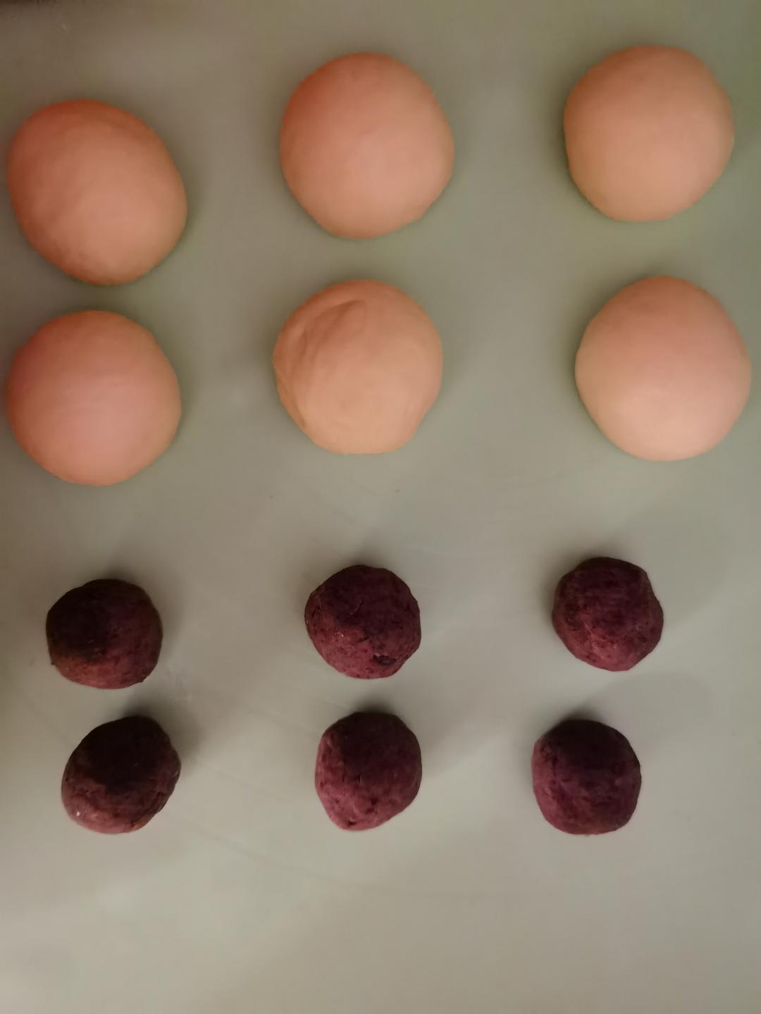 好吃又好看的豆沙小花面包