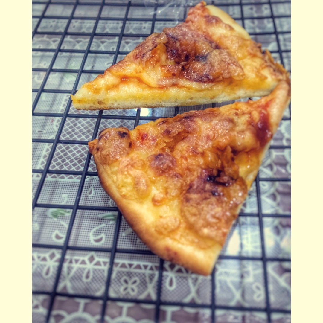 萨拉米薄底披萨 Salami Pizza