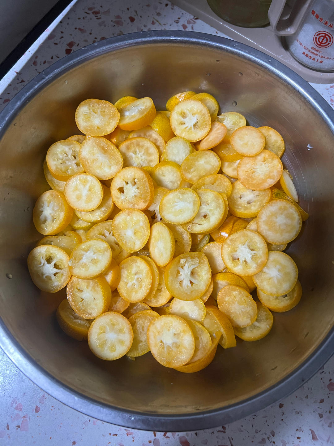 止咳润肺冰糖金桔膏的做法 步骤3