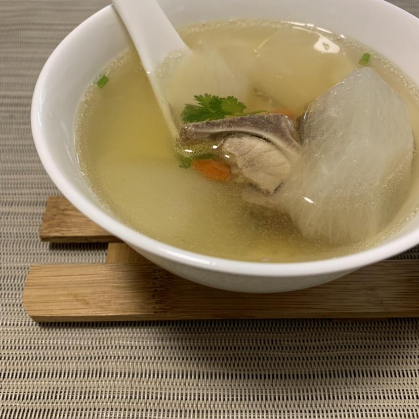 温补萝卜龙骨汤