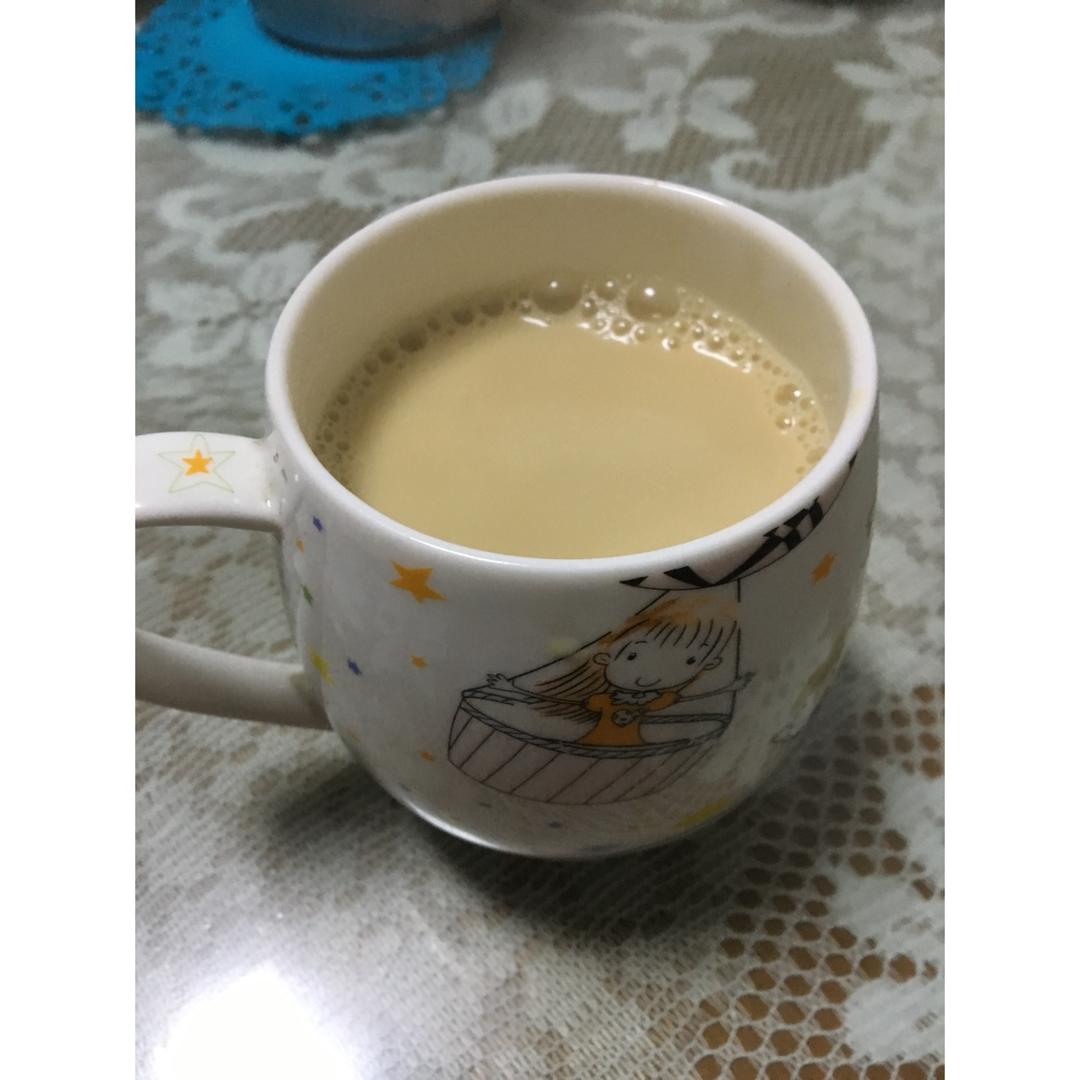 闪电侠般快手直接超越街边任何奶茶铺子的淡奶版锅煮奶茶