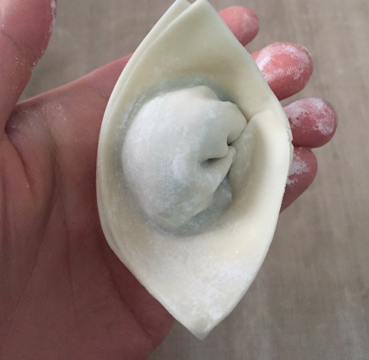 元宝馄饨的包法