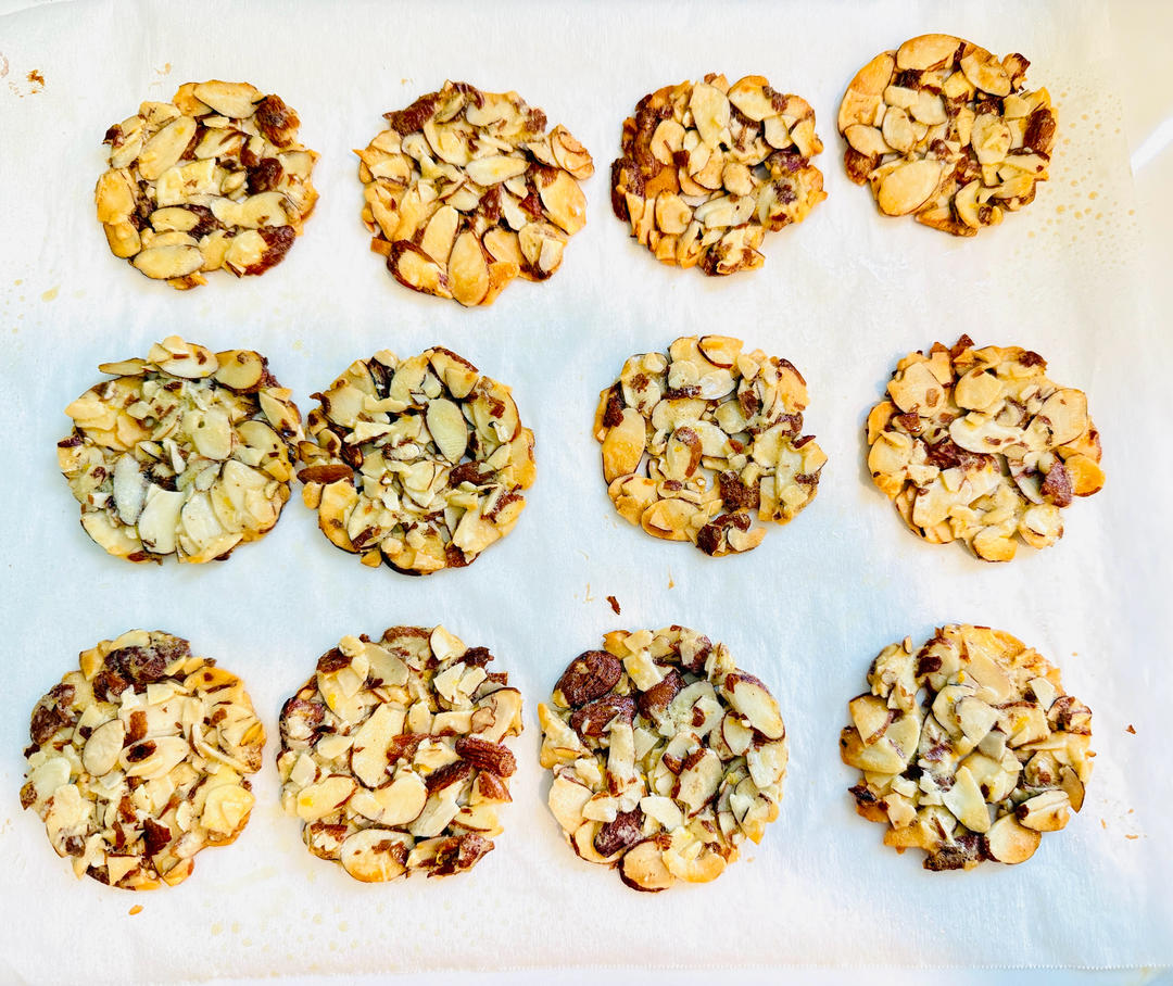 杏仁瓦片：薄脆香酥小零食。