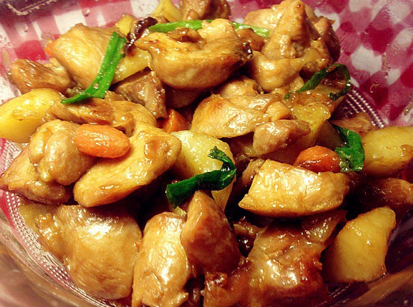 土豆烧鸡块