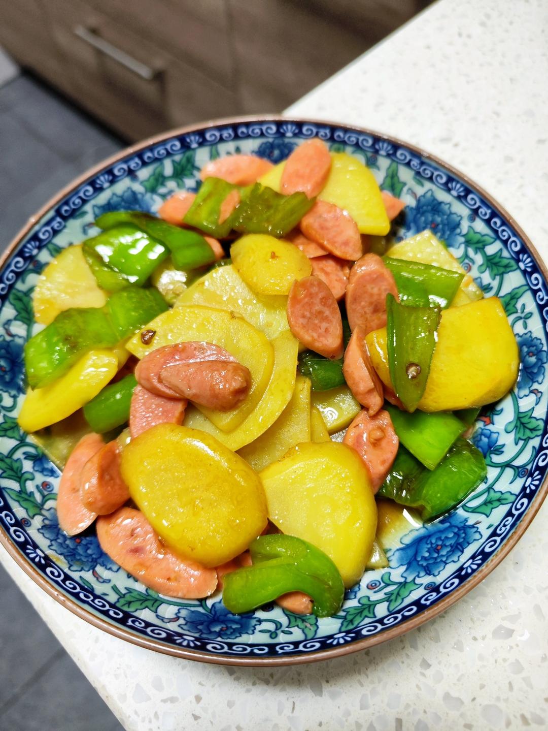 土豆片炒火腿肠