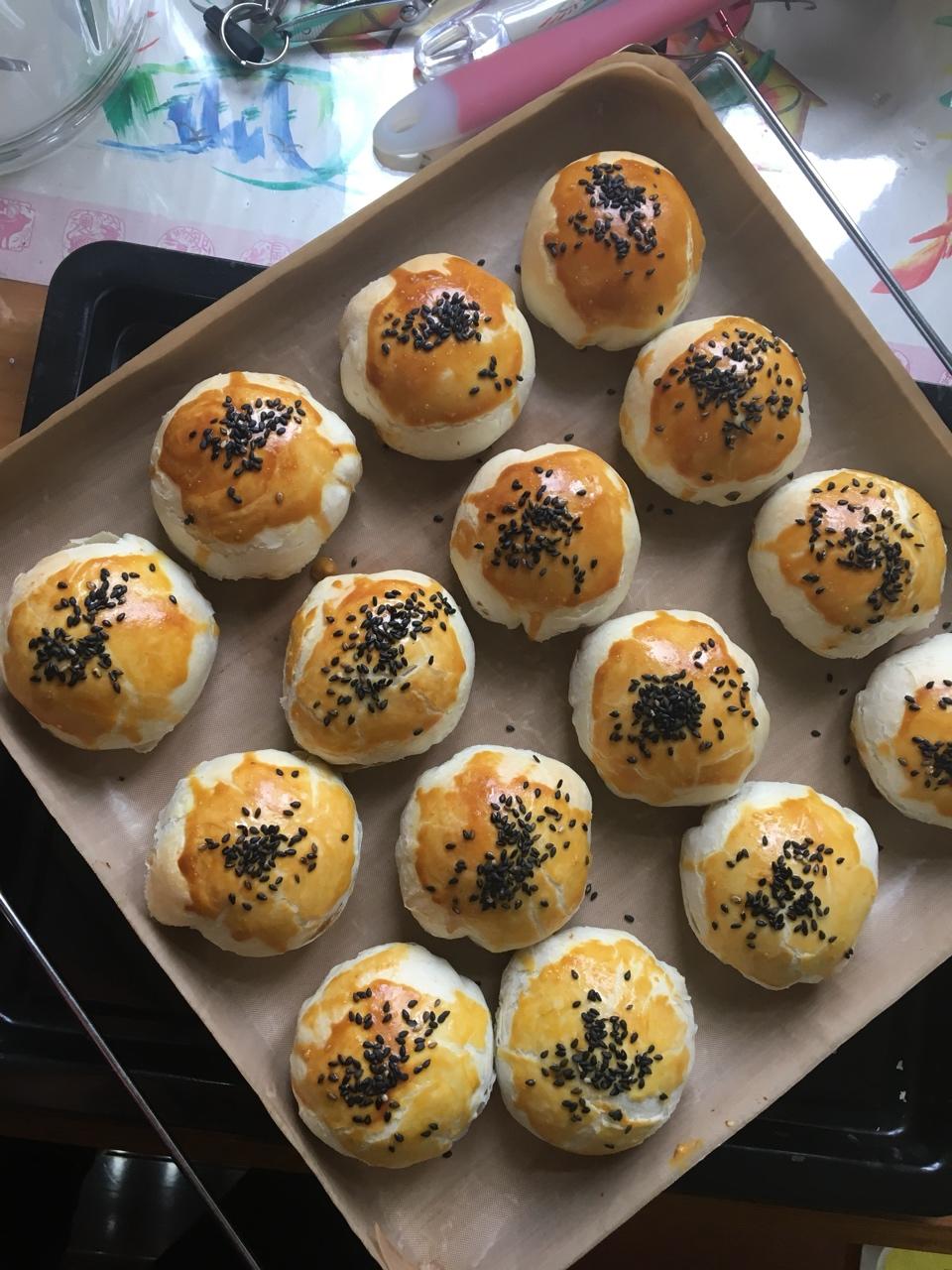 排四个小时队也买不到的鲜肉月饼，秘诀是放麻油！