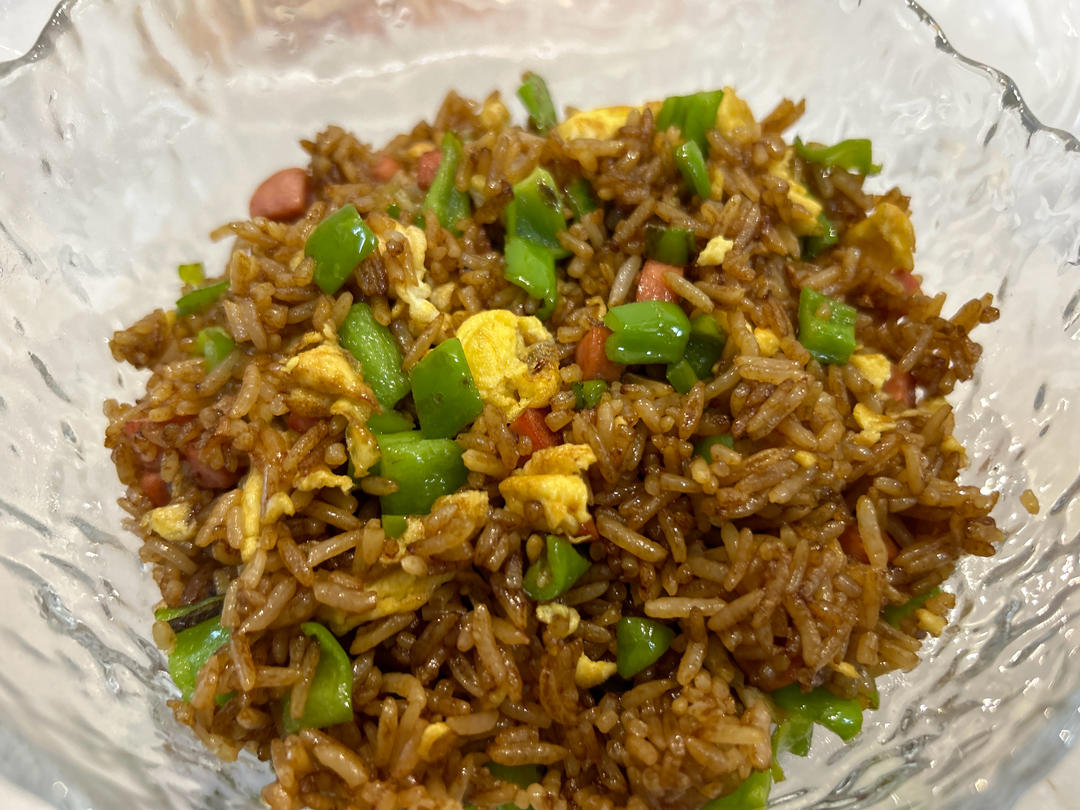 超级好吃的酱油火腿蛋炒饭！