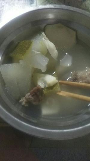 绿笋冬瓜排骨汤的做法 步骤2