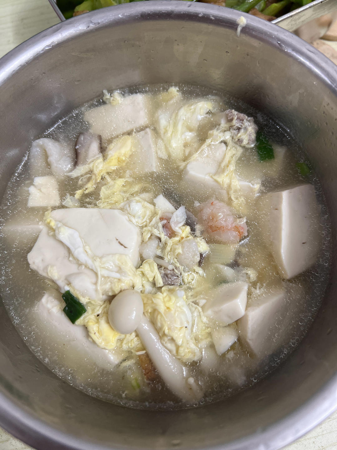 虾滑菌菇汤