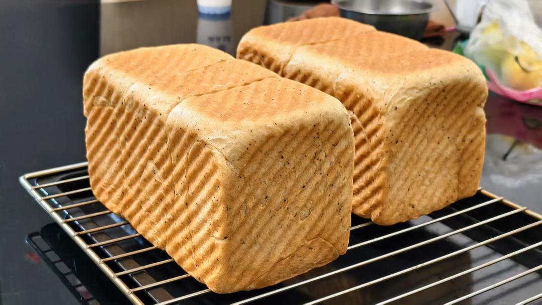 柔韧度超好的淡奶油全麦吐司🍞