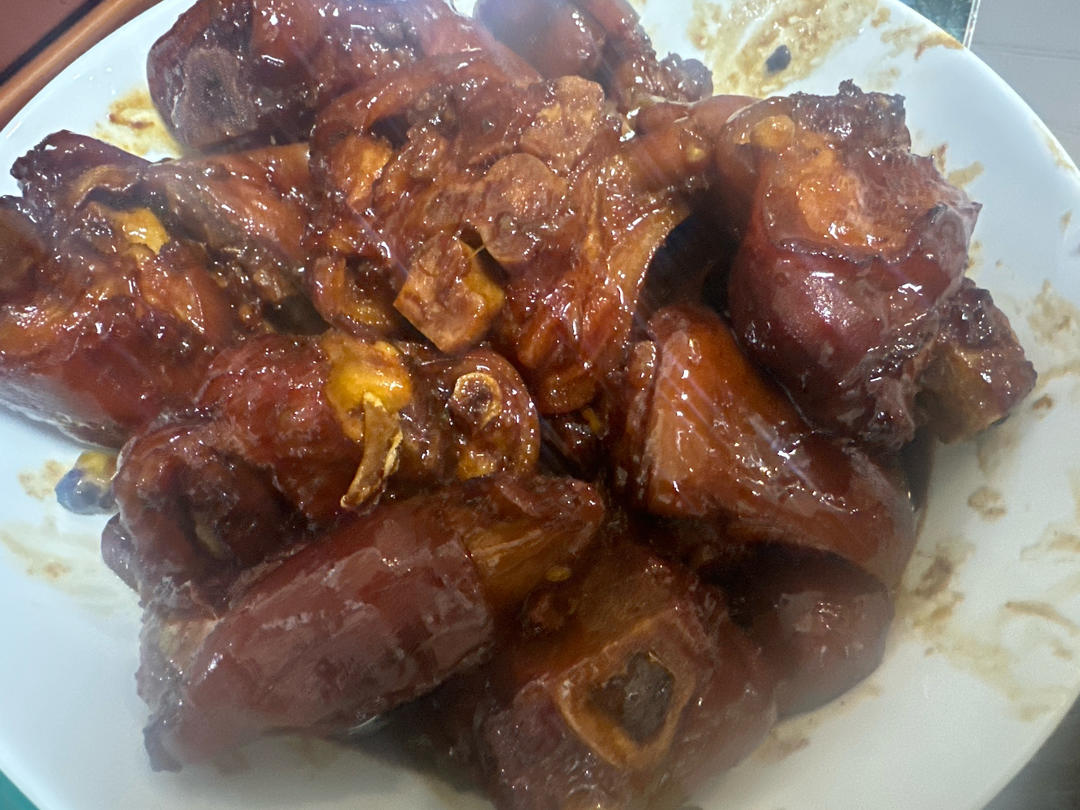 美味的家常菜：红烧猪蹄