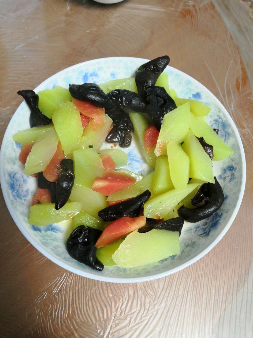 莴笋木耳