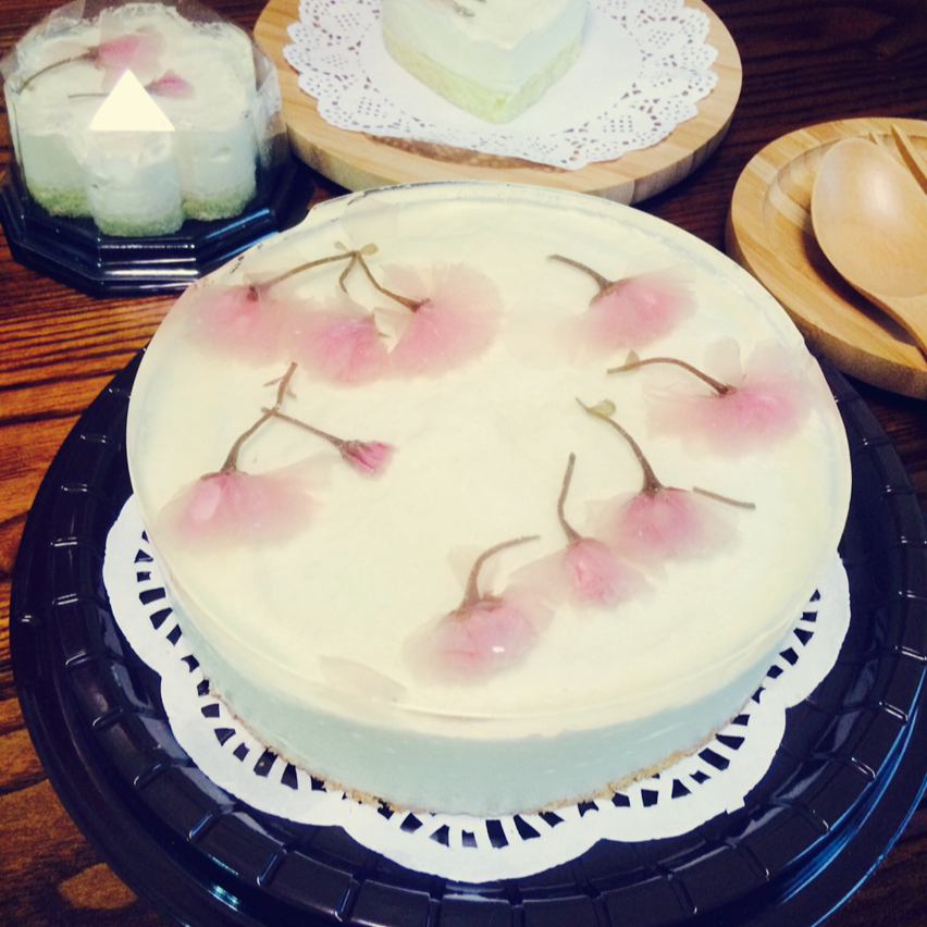 颜值爆表的樱花慕斯。（6寸圆模）
