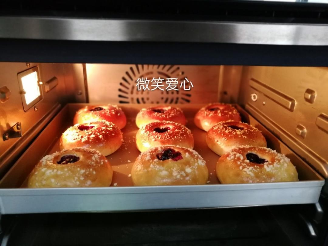 蓝莓蓝莓我爱你～蓝莓爆浆面包