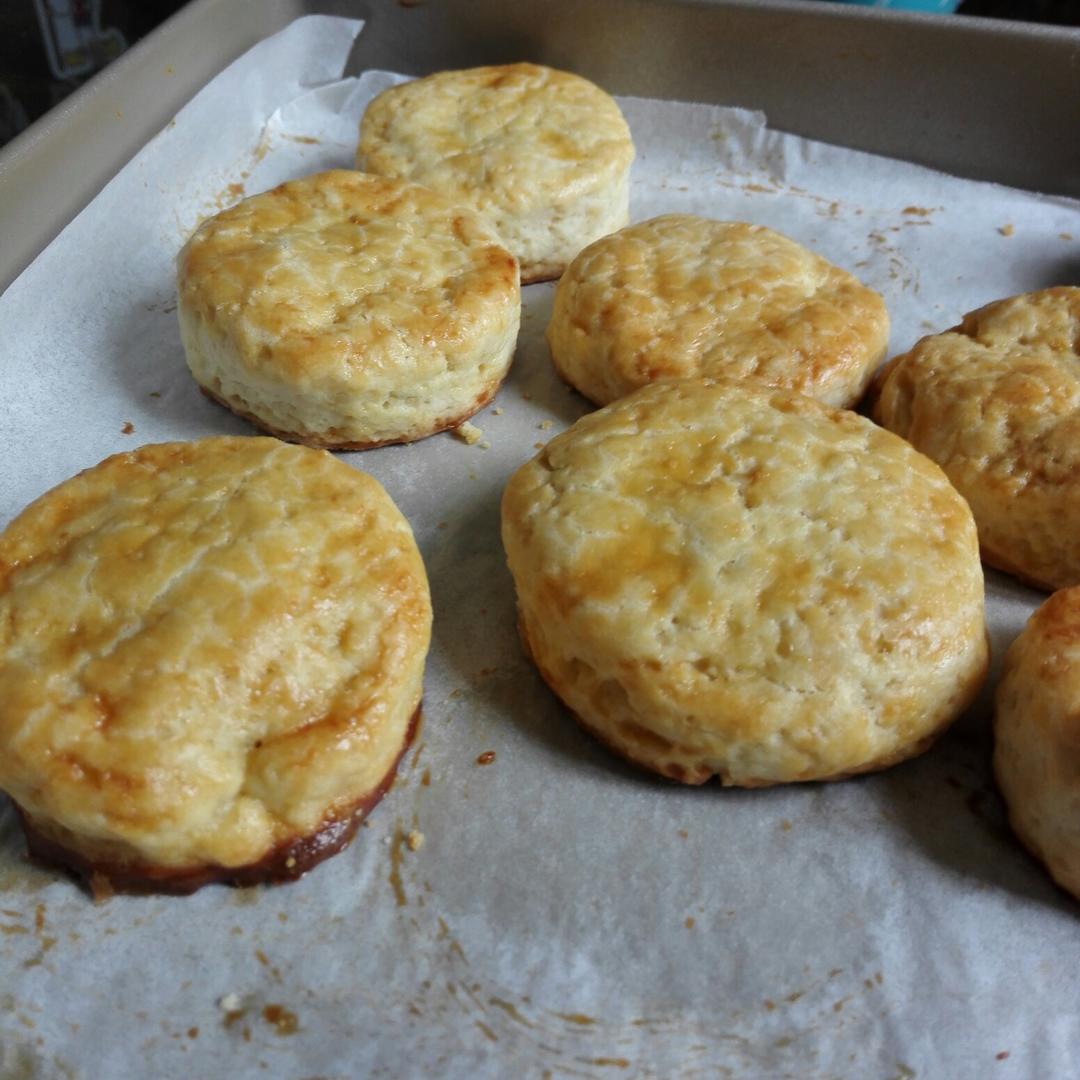 【视频】3分钟 奶油司康Scone(可能是世界上最快手的司康) 消耗淡奶油～