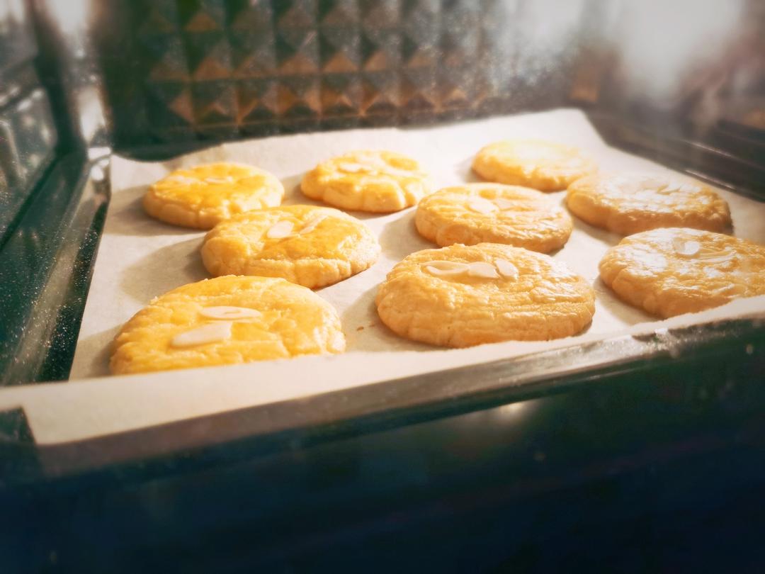 轻轻一按就碎掉的原味桃酥（不输猪油版）