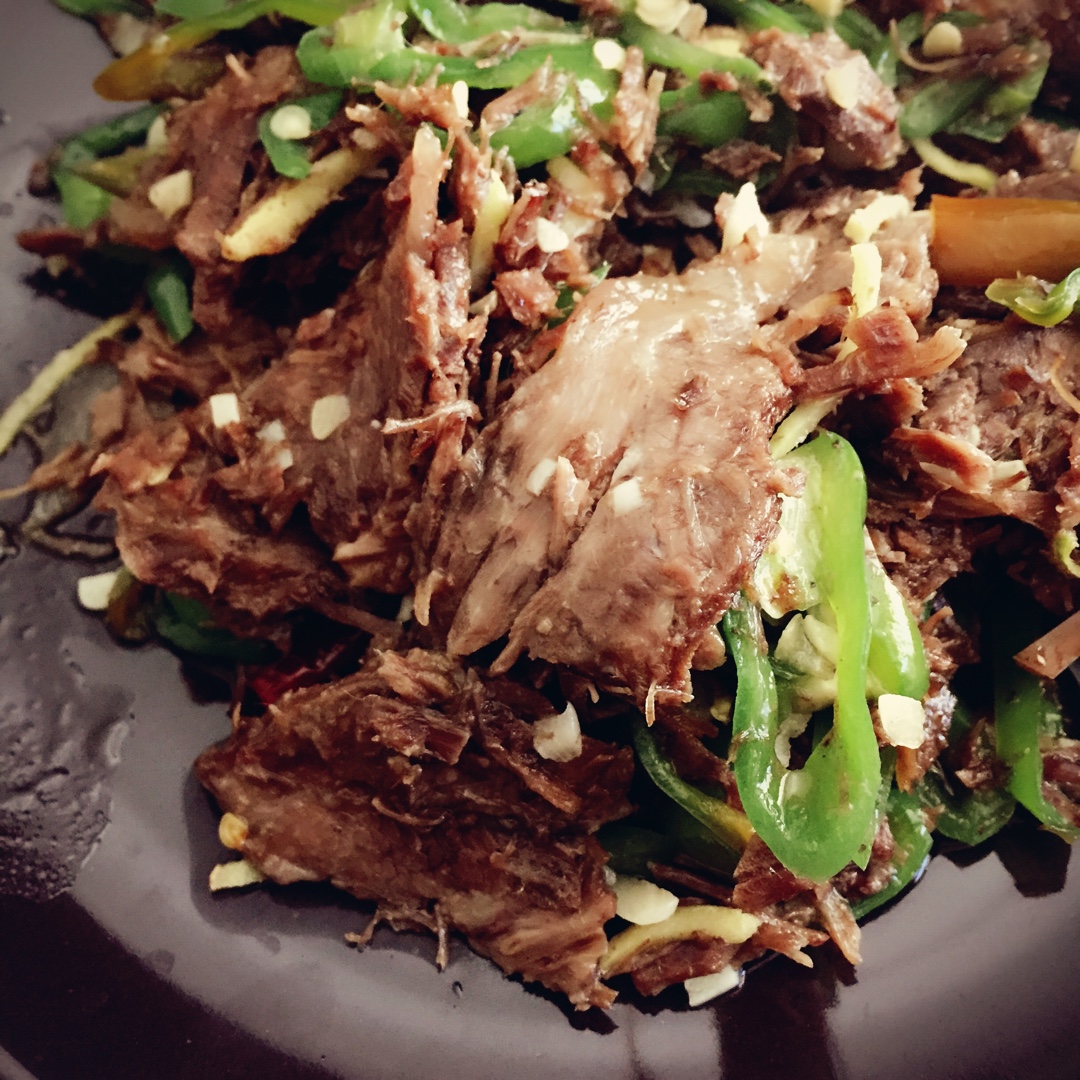 青椒小炒卤牛肉