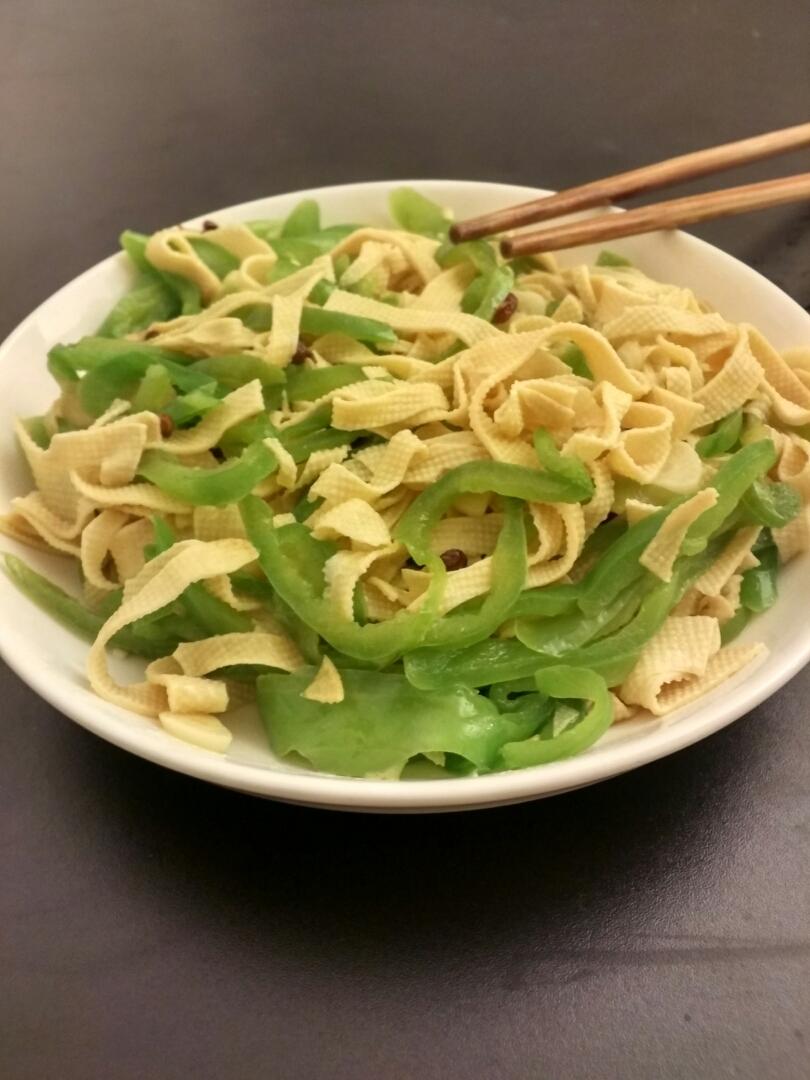 尖椒炒豆腐丝