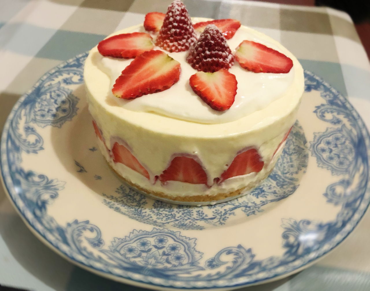 草莓开心果芝士蛋糕
