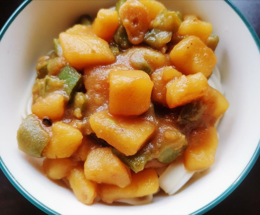 土豆青椒丁卤面