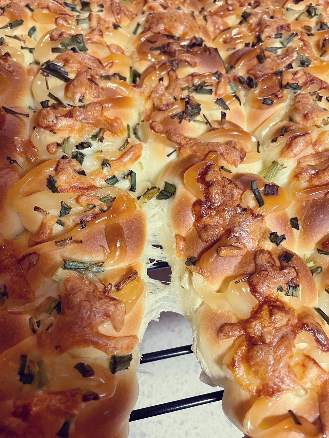 超松软的一发芝士香葱火腿沙拉面包|柔软拉丝|新手友好