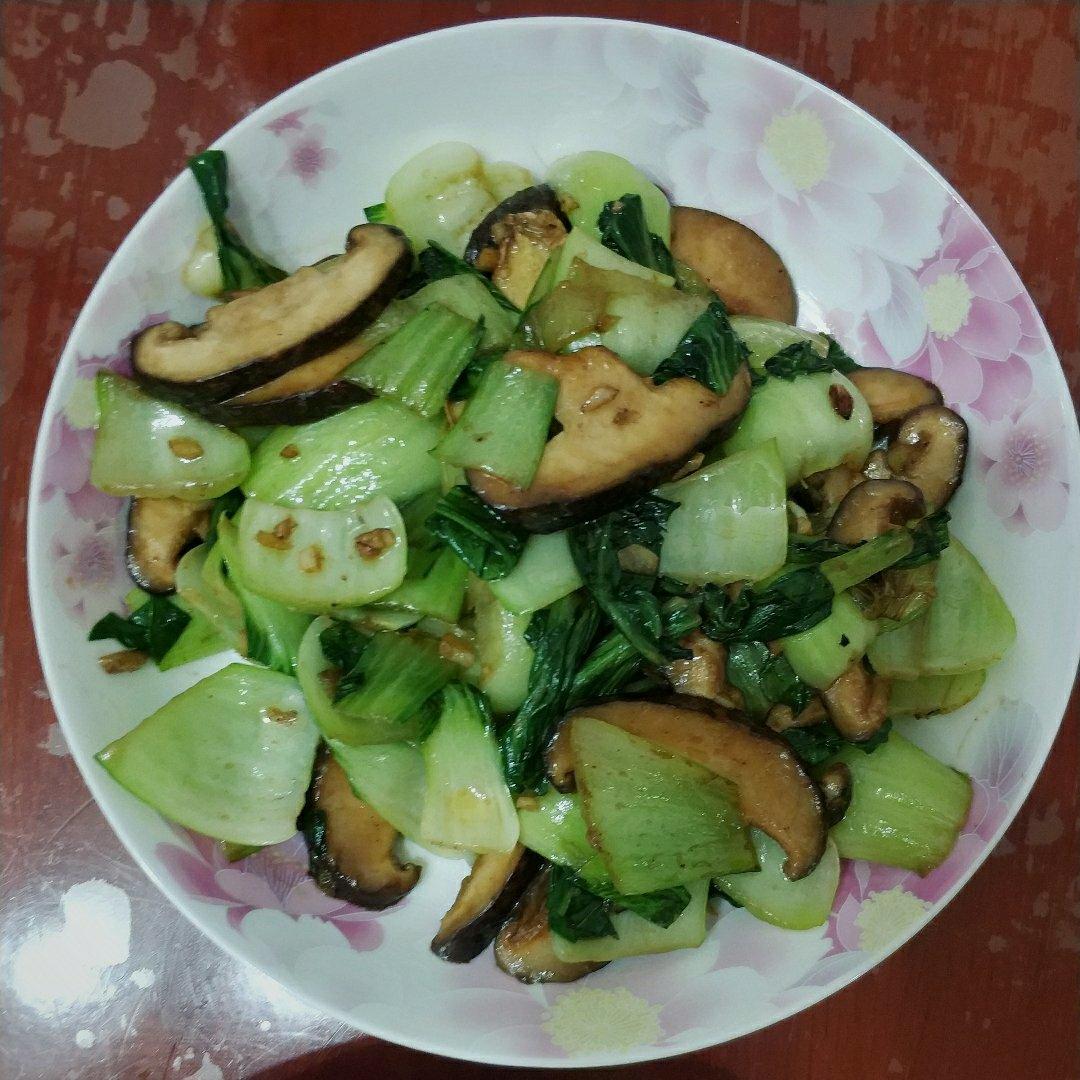 简易版香菇扒油菜