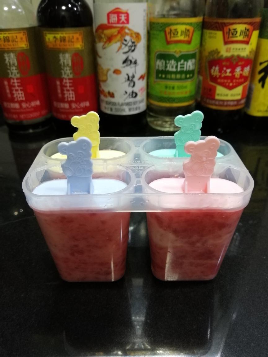 自制草莓酸奶冰棍