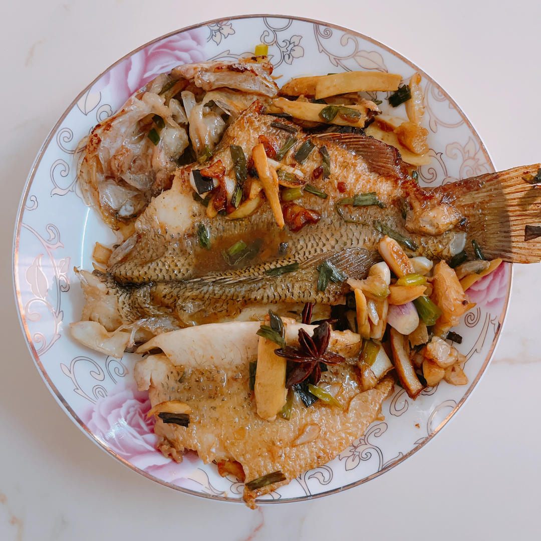 红烧鲈鱼