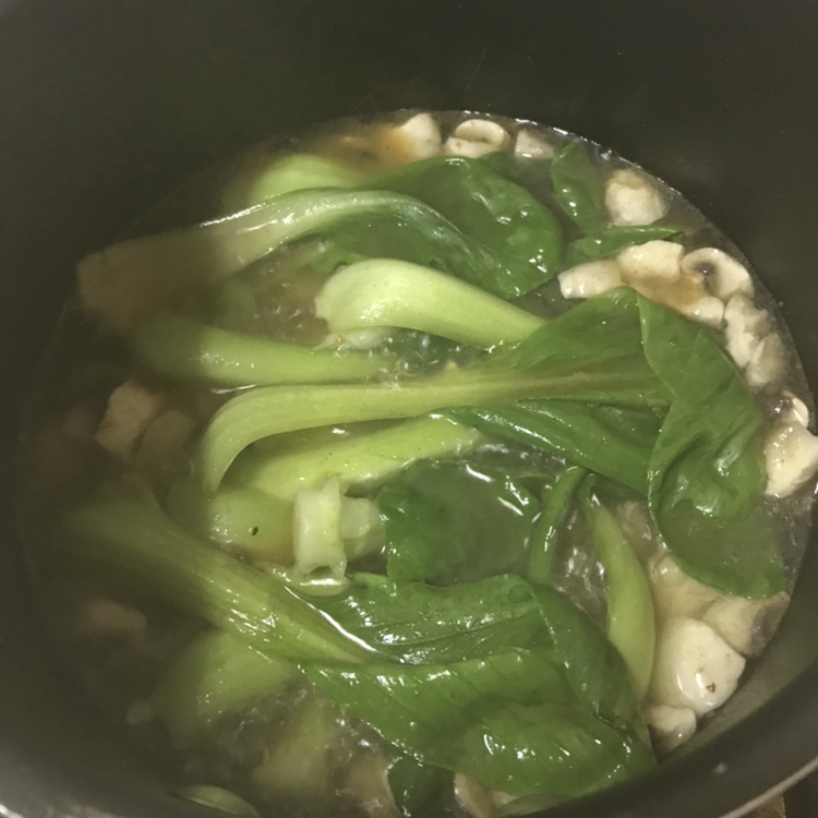 【宿舍版】蘑菇青菜汤