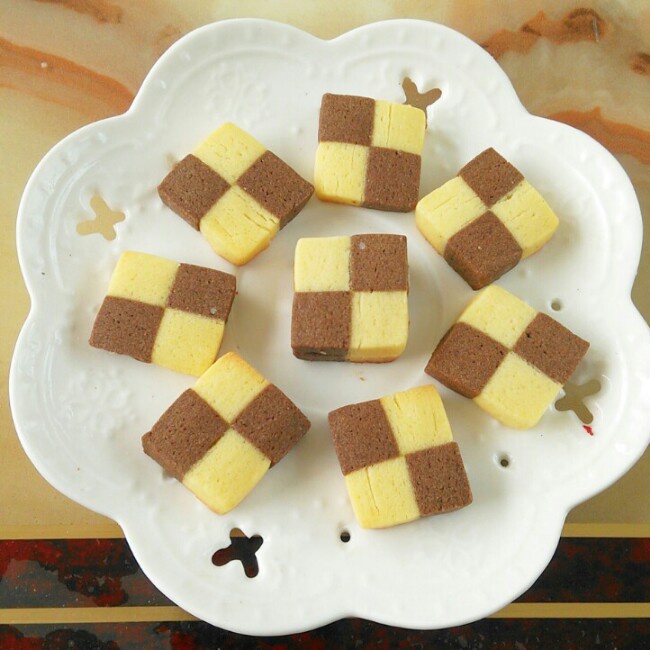 双色小棋格饼干