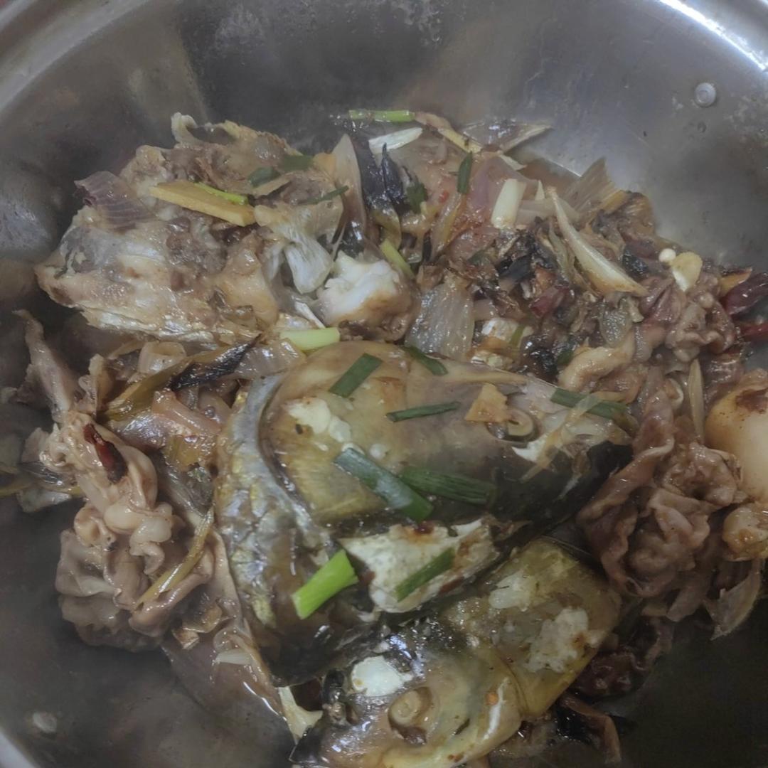 不煎不炸、软软嫩嫩酱烧吮指鱼头